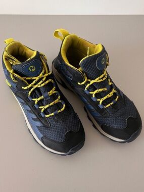 Merrell Big Kid Hiking Boots Size 4m (EU size 35) Waterproof